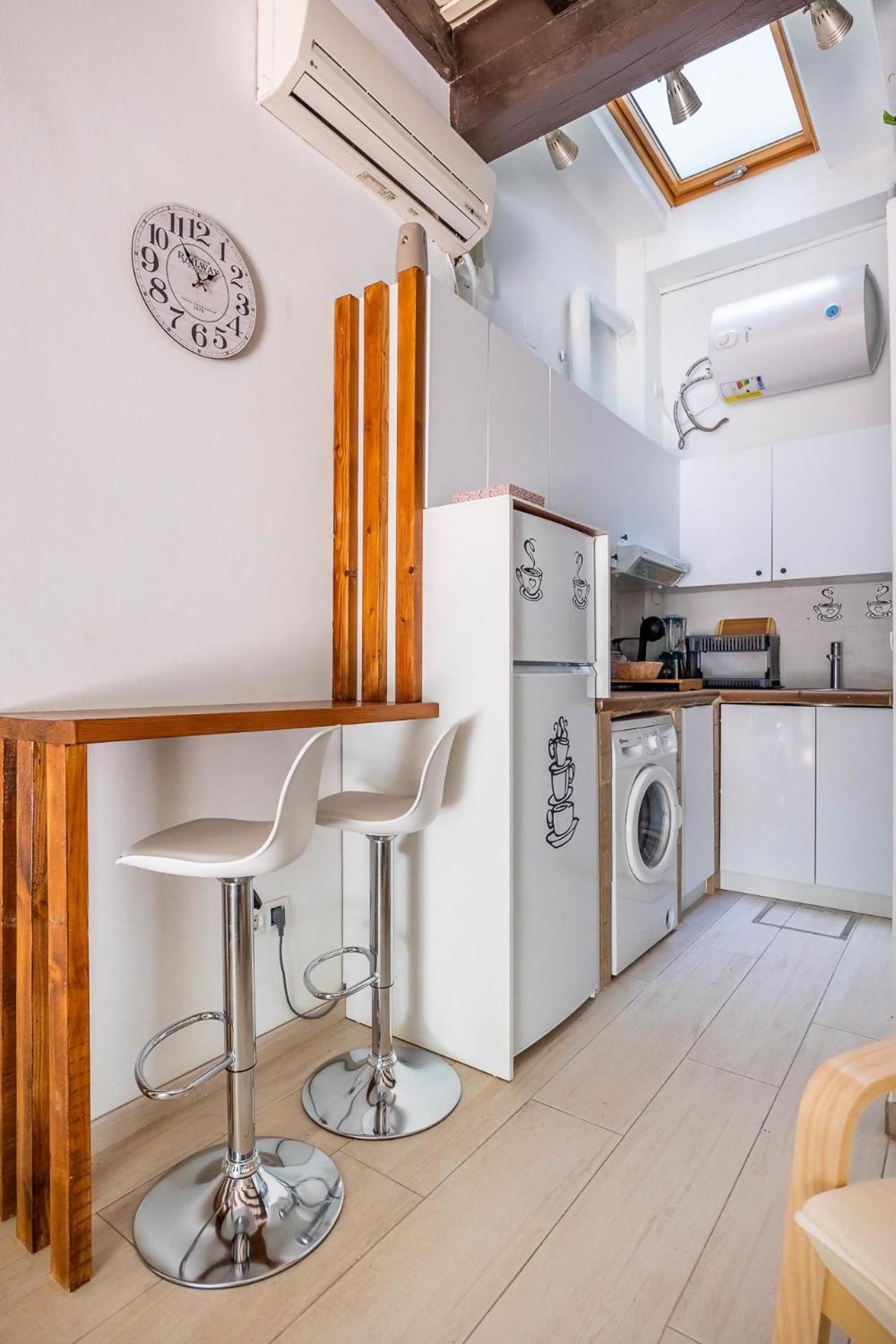Comfy Away - Estudio En Patio De Vecinos En Las Setas 塞维利亚 外观 照片